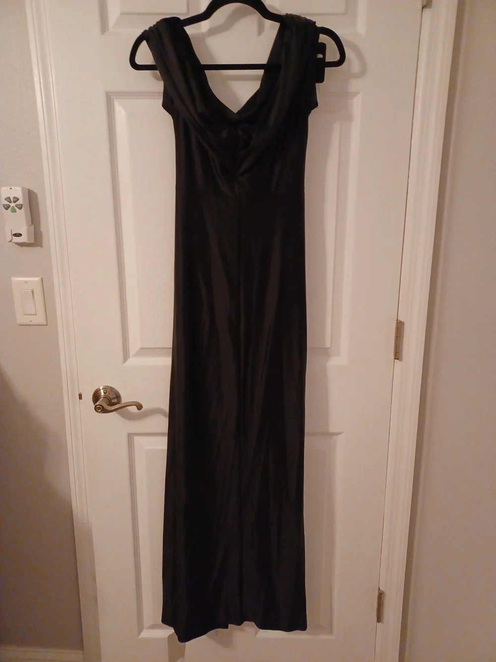OYS Elegant Black Draped Evening Gown - Picture 3 of 3
